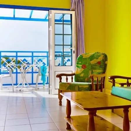 Atlantis Lomas Апартаменти *