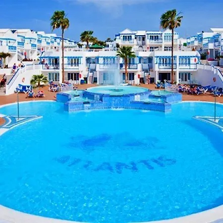 Atlantis Lomas Апартаменти *