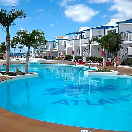 Atlantis Lomas *